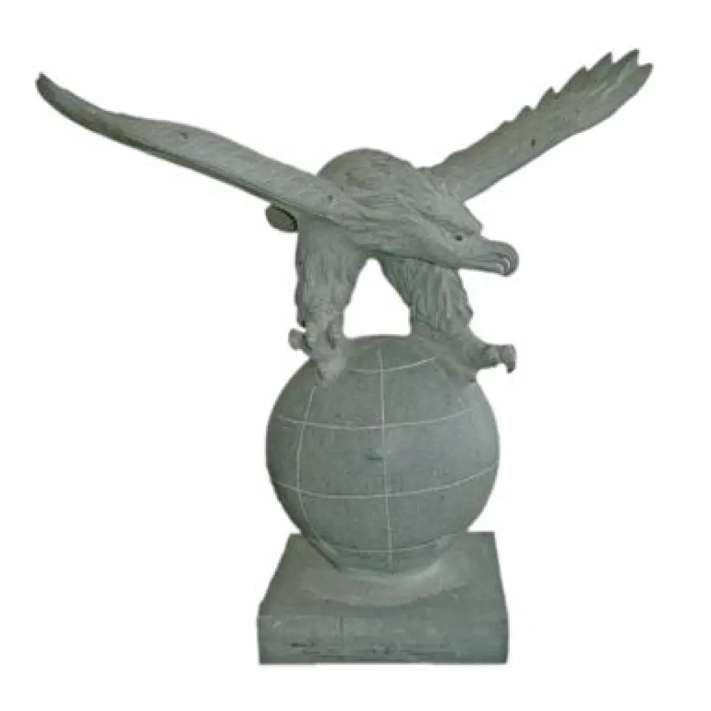 Adler auf Kugel